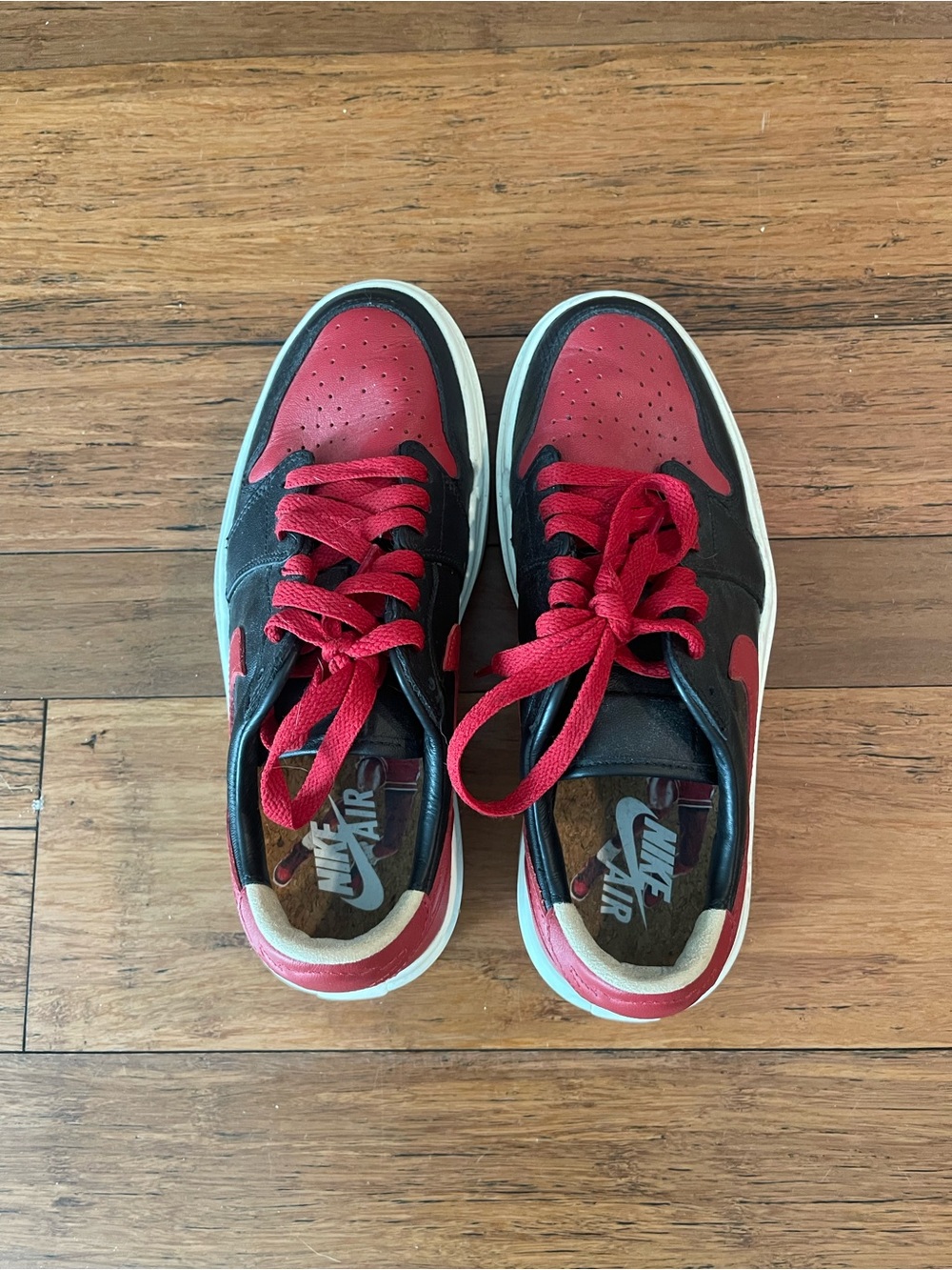 Nike Kids Black & Red Low-Top Sneakers